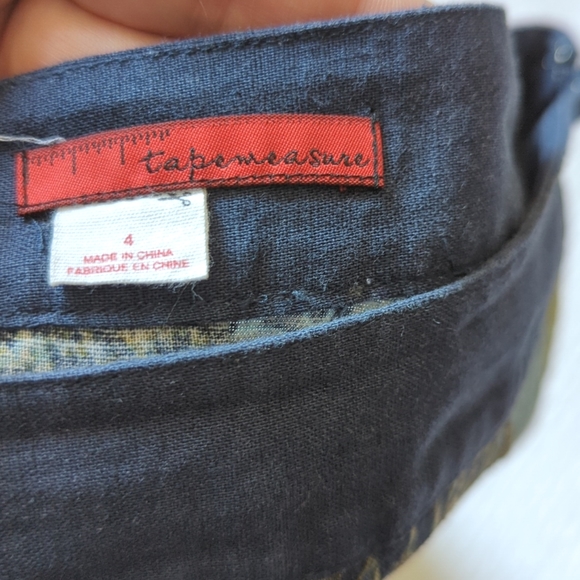 Womens Sz 4 Asymmetrical Pleated Skirt with Fun Floral Patterns - Picture 3 of 5